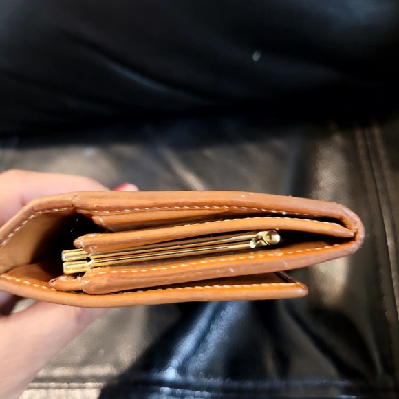 Good used condition Vintage Celine Triomphe Long Wallet with kisslock - Picture 3 of 16